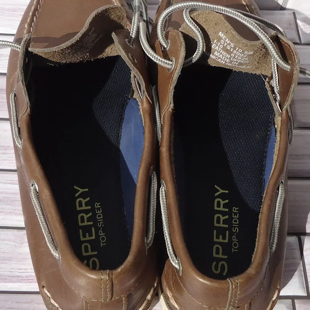 Sperry size 10